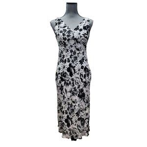 Petite Sophisticate Floral V-neck Sheath Dress | Like New | 4P | White, Black